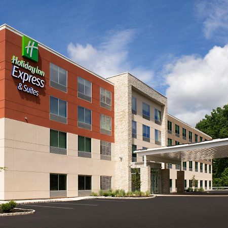 Holiday Inn Express & Suites - North Brunswick By Ihg Exterior foto