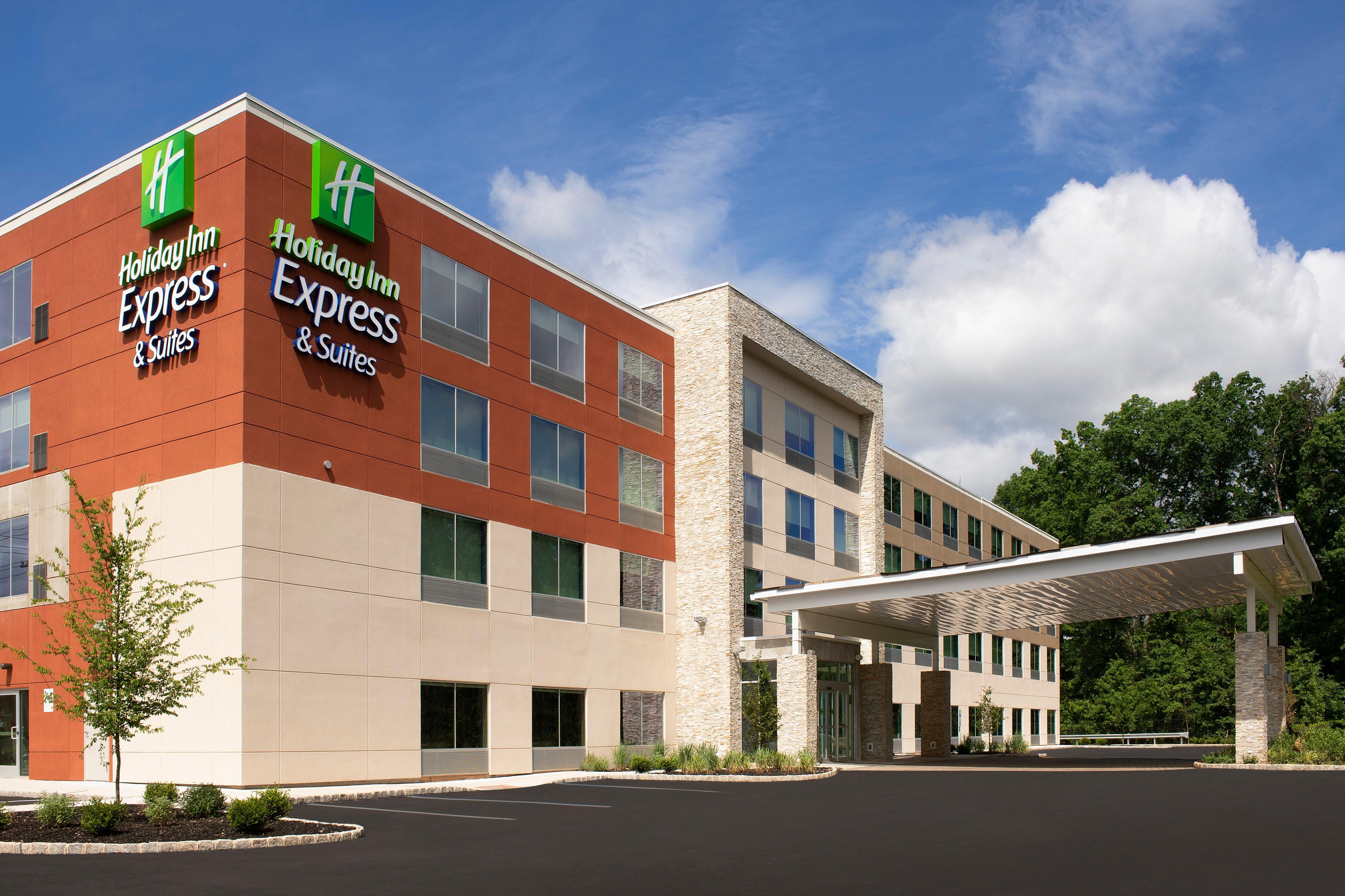 Holiday Inn Express & Suites - North Brunswick By Ihg Exterior foto